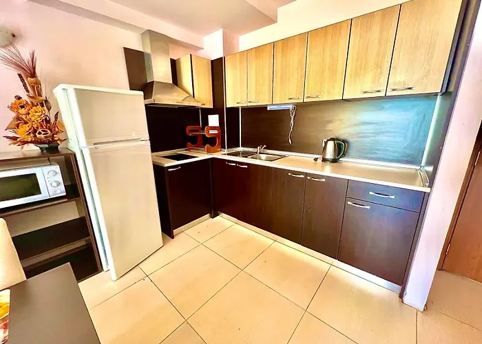 Апартаменти Grand Kamelia Sunny *