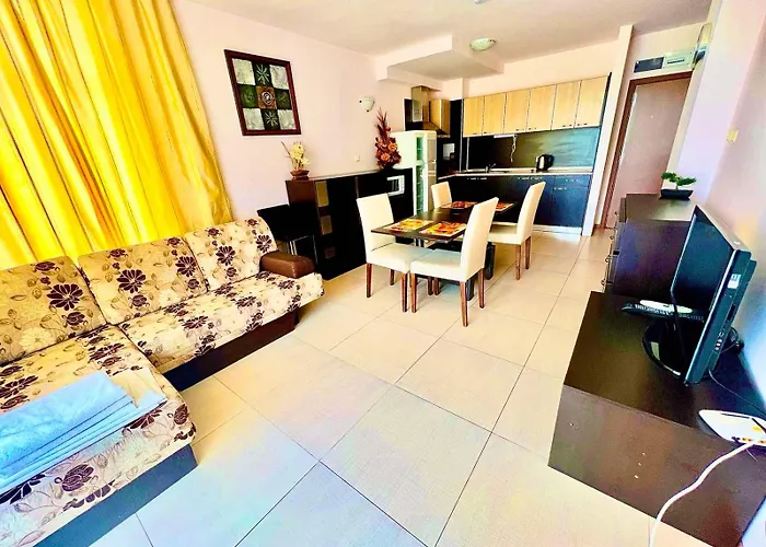 Grand Kamelia Sunny Апартаменти *